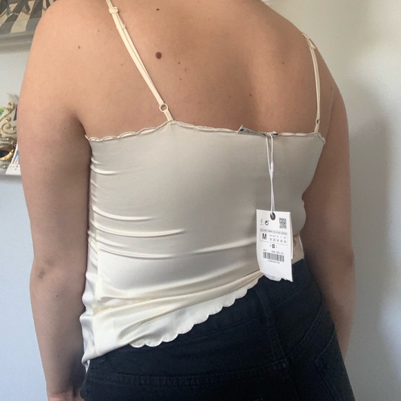 silk tank top with lace detailing - Picture 4 of 4